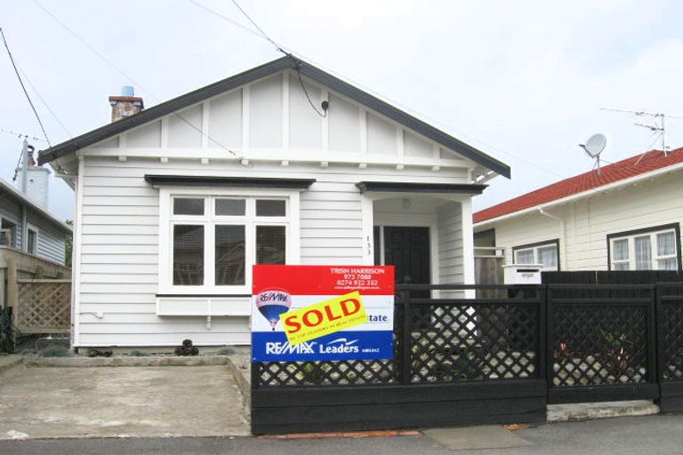 Photo of property in 133 Onepu Road, Lyall Bay, Wellington, 6022