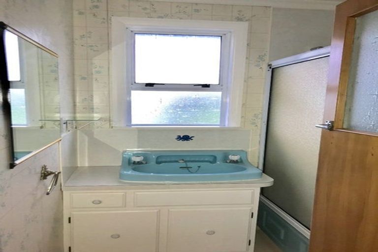 Photo of property in 182 Cambridge Street, Levin, 5510