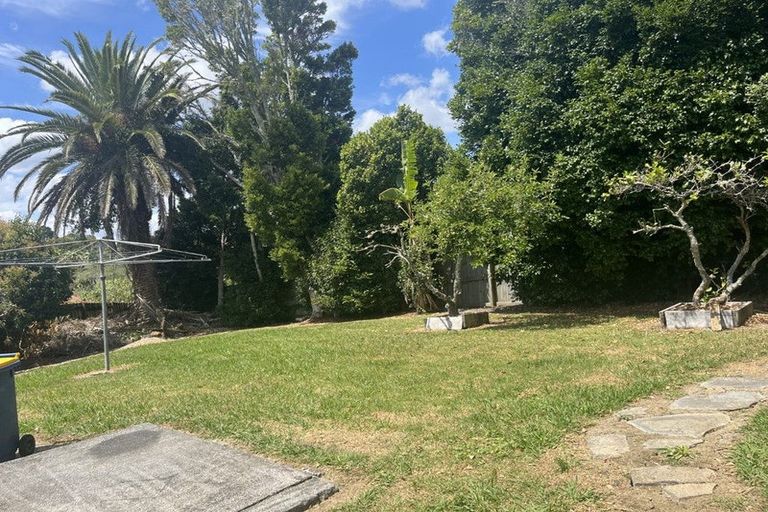 Photo of property in 52 Roick Parade, Glen Eden, Auckland, 0602