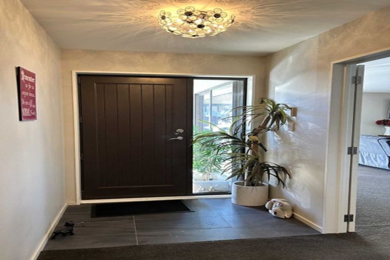 Photo of property in 194 Burwood Road, Burwood, Christchurch, 8083