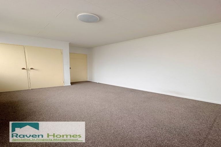 Photo of property in 20 Humphrey Kemp Avenue, Henderson, Auckland, 0612