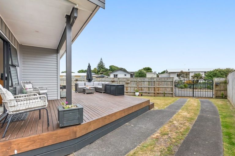 Photo of property in 1 Colenso Place, Otaki Beach, Otaki, 5512