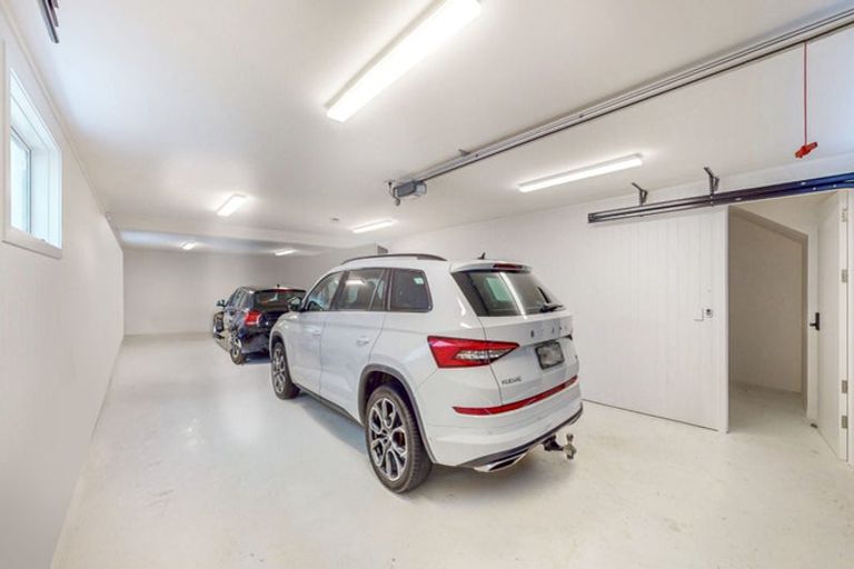 Photo of property in 57 Roxburgh Street, Mount Victoria, Wellington, 6011