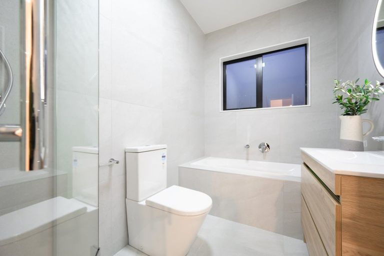 Photo of property in 7 Awa Avenue, Helensville, 0800