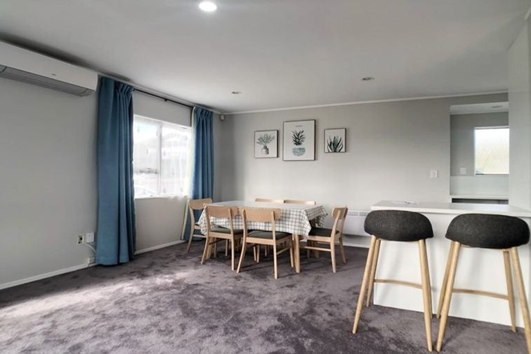 Photo of property in 1/3 Sevilla Place, Unsworth Heights, Auckland, 0632