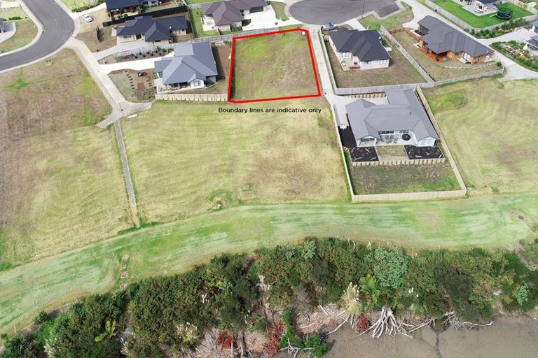 Photo of property in 33 Kauri Drive, Waiuku, 2123
