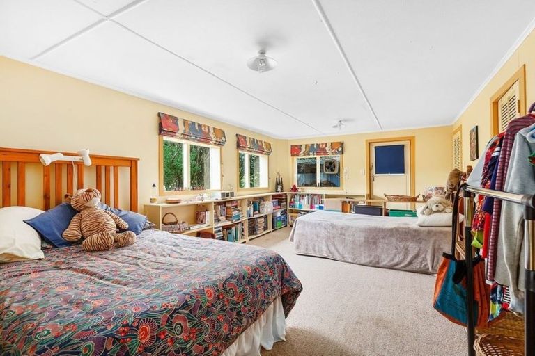 Photo of property in 13 Magdalen Street, Tawa, Wellington, 5028