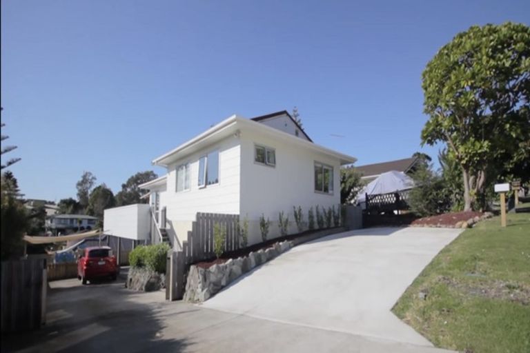 Photo of property in 4 Halder Place, Torbay, Auckland, 0632