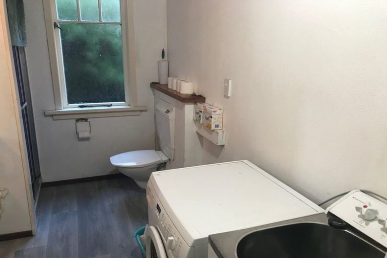 Photo of property in 1 Linwood Way, Island Bay, Wellington, 6023