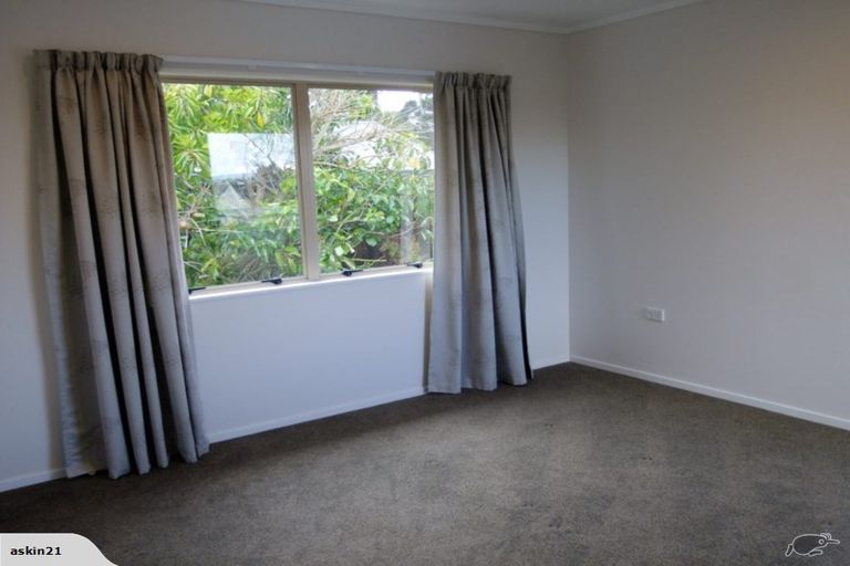 Photo of property in 21 Redfern Lane, Glenfield, Auckland, 0629