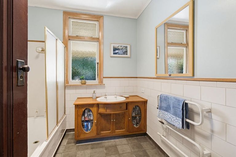 Photo of property in 61 Barraud Street, Dannevirke, 4930