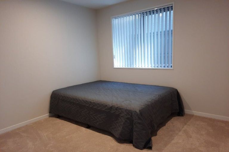 Photo of property in 8 Skua Road, Hobsonville, Auckland, 0616