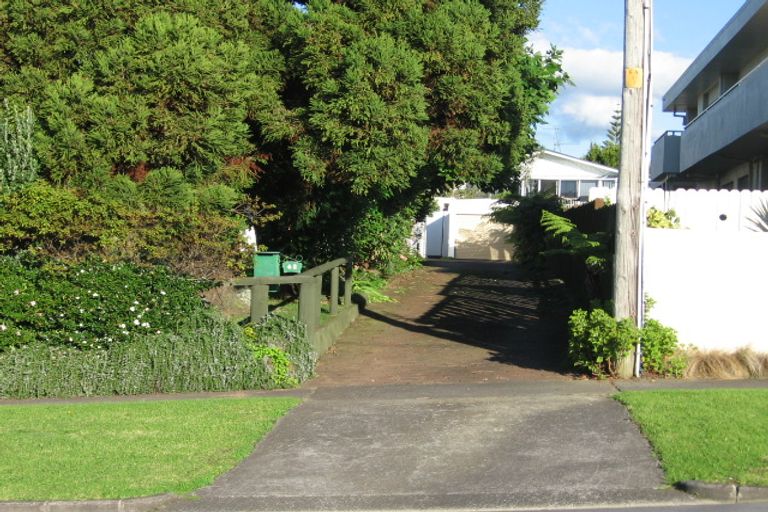 Photo of property in 42 Takutai Avenue, Half Moon Bay, Auckland, 2012