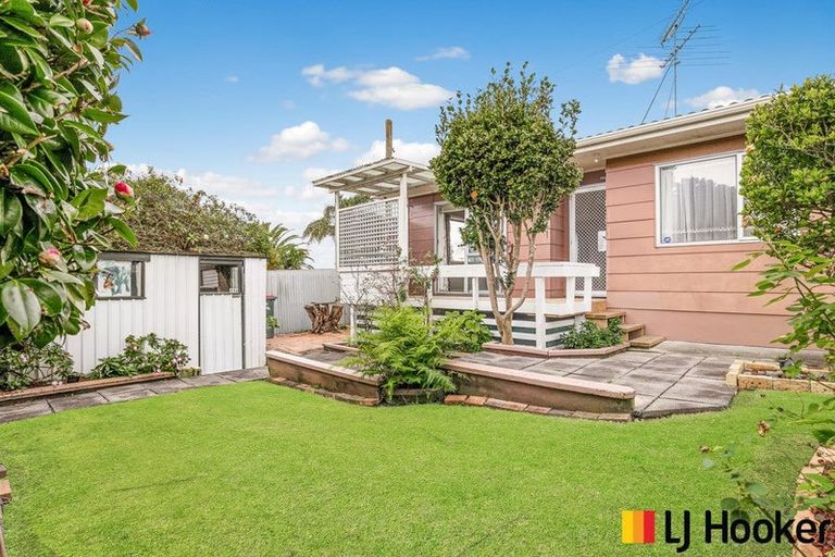 Photo of property in 11a Christmas Road, Manurewa, Auckland, 2102