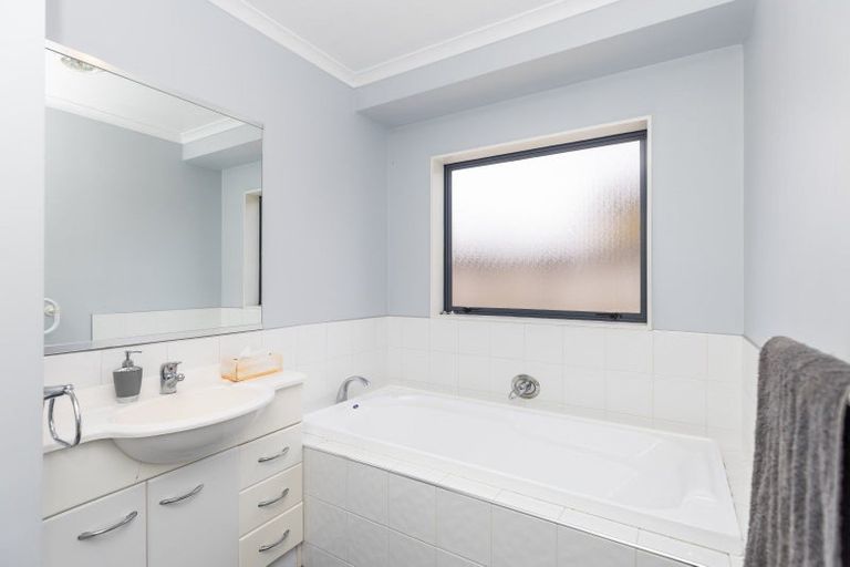 Photo of property in 61 Saint James Drive, Huntington, Hamilton, 3210