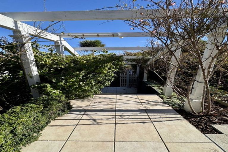 Photo of property in 45 The Crescent, Roseneath, Wellington, 6011