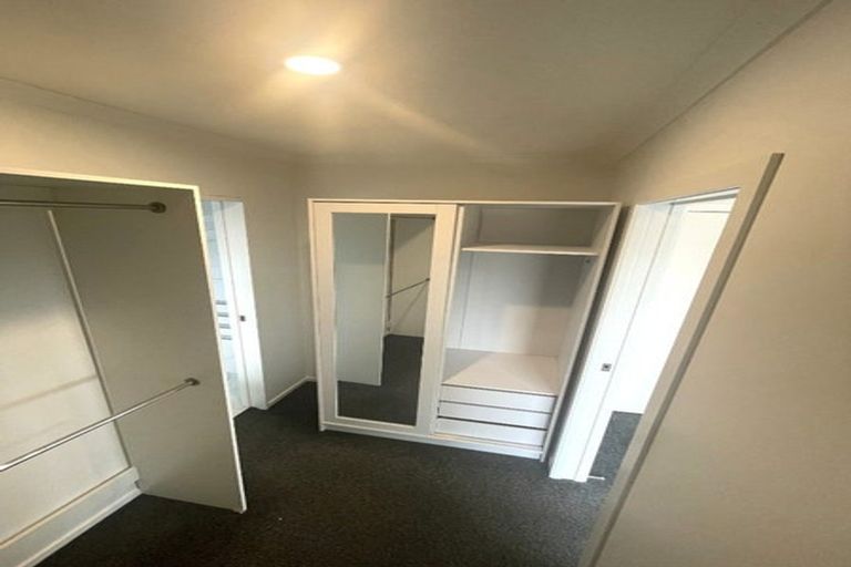 Photo of property in 1/4214a Great North Road, Glendene, Auckland, 0602
