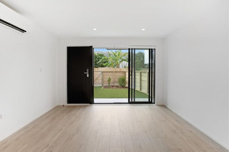 Photo of property in 1/39 Pakuranga Road, Pakuranga, 2010