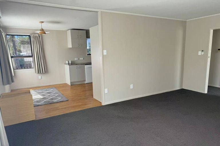 Photo of property in 121 Moire Road, West Harbour, Auckland, 0618
