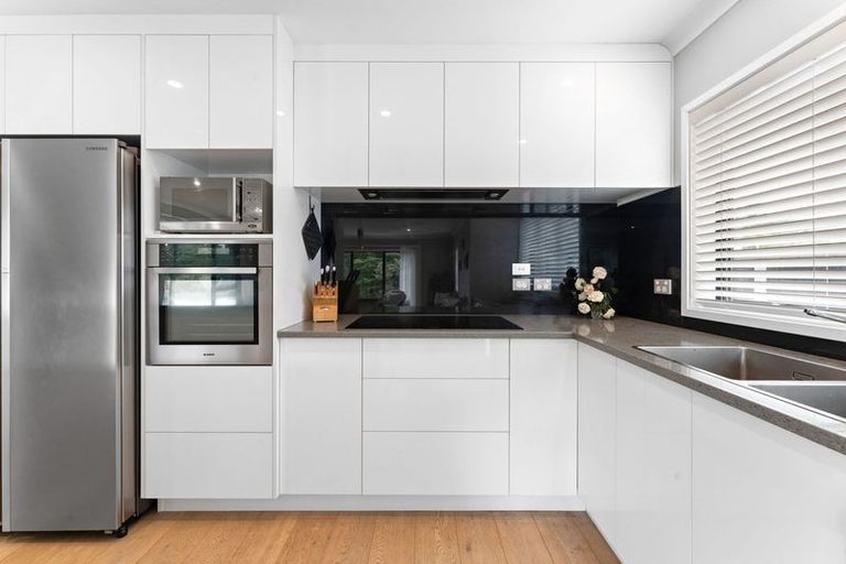 Photo of property in 23 Kahika Grove, Huapai, Kumeu, 0810