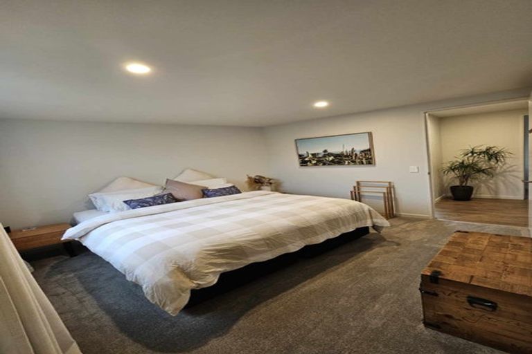 Photo of property in 12 Irvines Track, Halswell, Christchurch, 8025