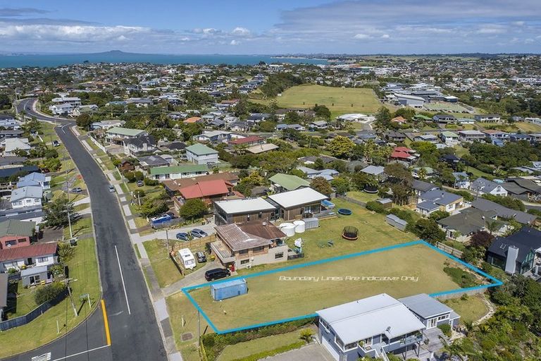 Photo of property in 20 Melandra Road, Stanmore Bay, Whangaparaoa, 0932