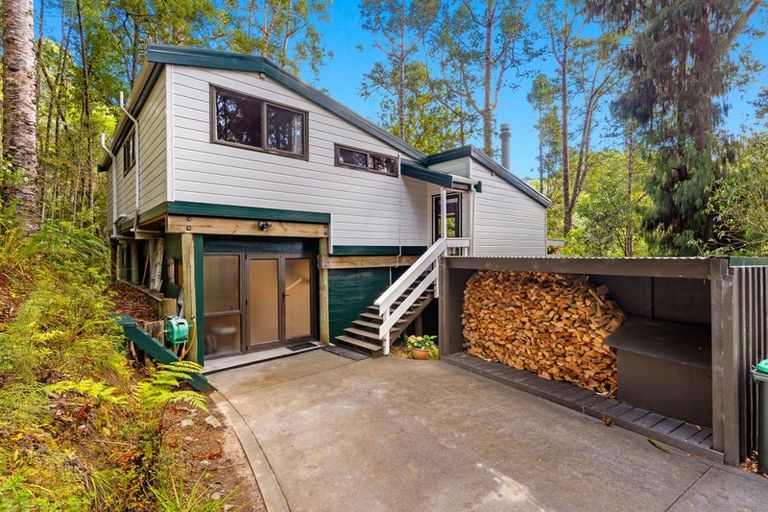 Photo of property in 89 Brick Bay Drive, Sandspit, Warkworth, 0982