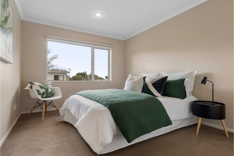 Photo of property in 13a Poto Street, Te Atatu South, Auckland, 0610