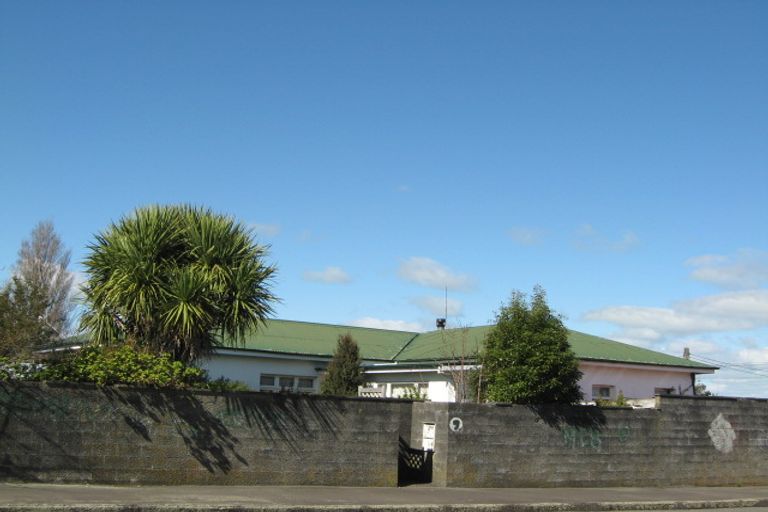 Photo of property in 7 Ross Street, Marton, 4710