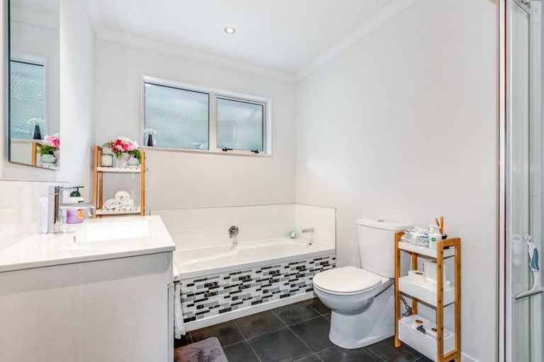 Photo of property in 62 Aotea Drive, Aotea, Porirua, 5024