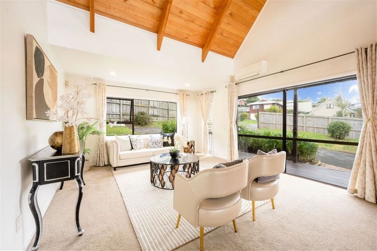 Photo of property in 17 Unsworth Drive, Unsworth Heights, Auckland, 0632