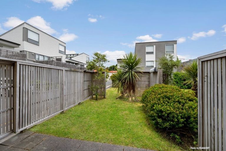 Photo of property in 25/31u Princess Terrace, Newtown, Wellington, 6021