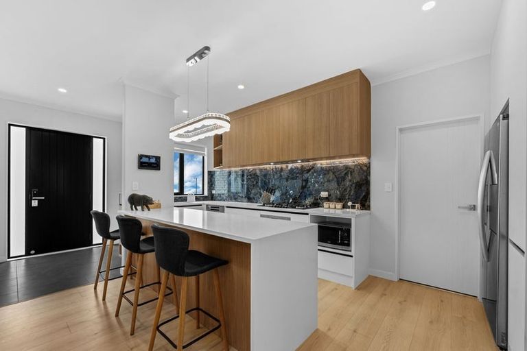 Photo of property in 12 Dolcetto Place, Pokeno, 2402