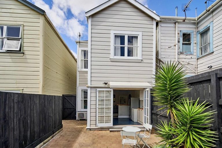 Photo of property in 6 Gordon Street, Newtown, Wellington, 6021