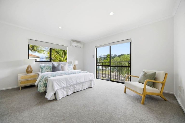 Photo of property in 1 William Gamble Drive, Greenhithe, Auckland, 0632