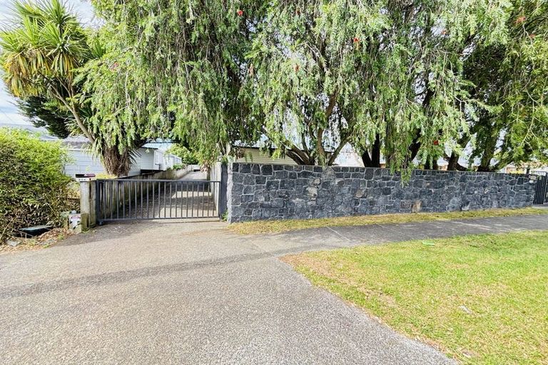 Photo of property in 23a Grove Road, Papakura, 2110