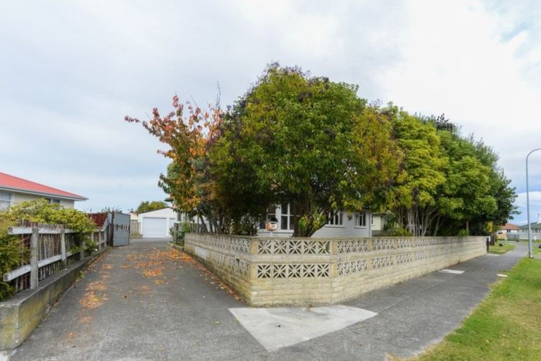Photo of property in 30 Cottrell Crescent, Onekawa, Napier, 4110