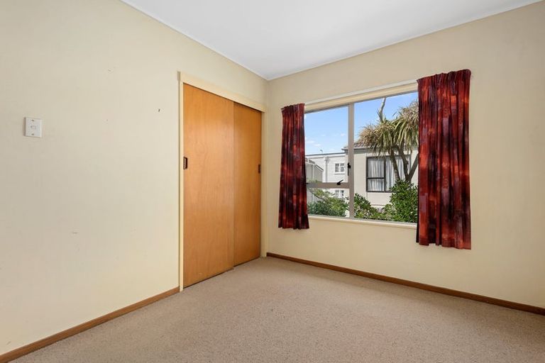 Photo of property in 218u8 Onepu Road, Lyall Bay, Wellington, 6022