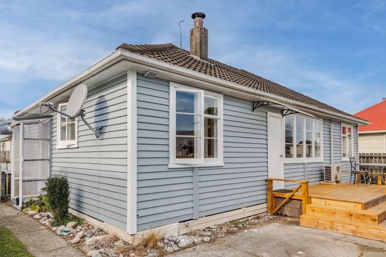 Photo of property in 4 Colvin Street, Westport, 7825