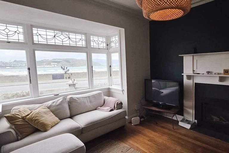 Photo of property in 238 Queens Drive, Lyall Bay, Wellington, 6022