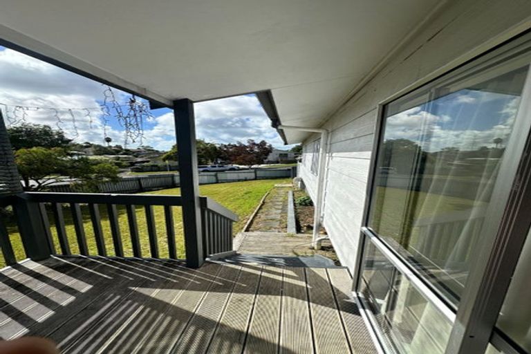 Photo of property in 24 Garton Drive, Massey, Auckland, 0614