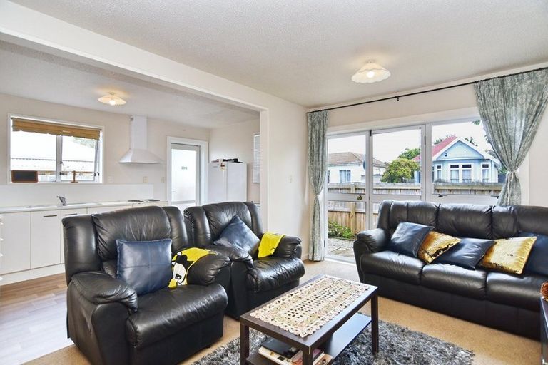 Photo of property in 1/80 Osborne Street, Waltham, Christchurch, 8011