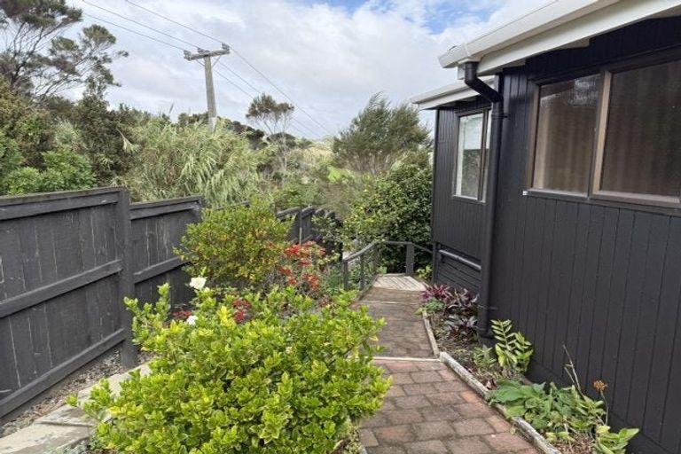 Photo of property in 5 Bush Point Road, Cable Bay, 0420