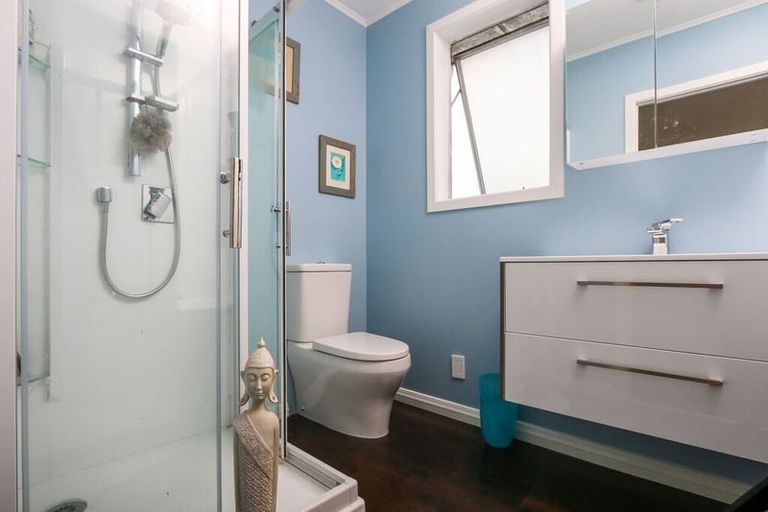 Photo of property in 27 Lowtherhurst Road, Massey, Auckland, 0614