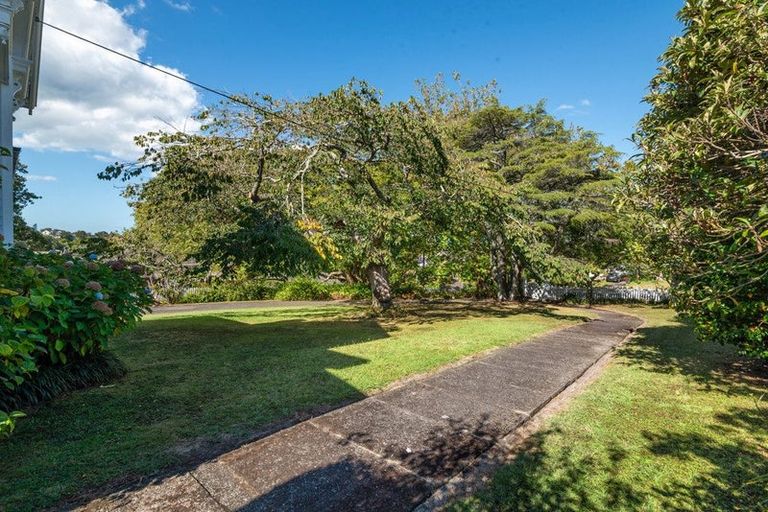 Photo of property in 6 Glade Place, Birkenhead, Auckland, 0626