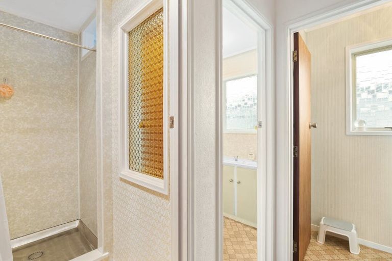 Photo of property in 15d Saint Ives Grove, Whalers Gate, New Plymouth, 4310