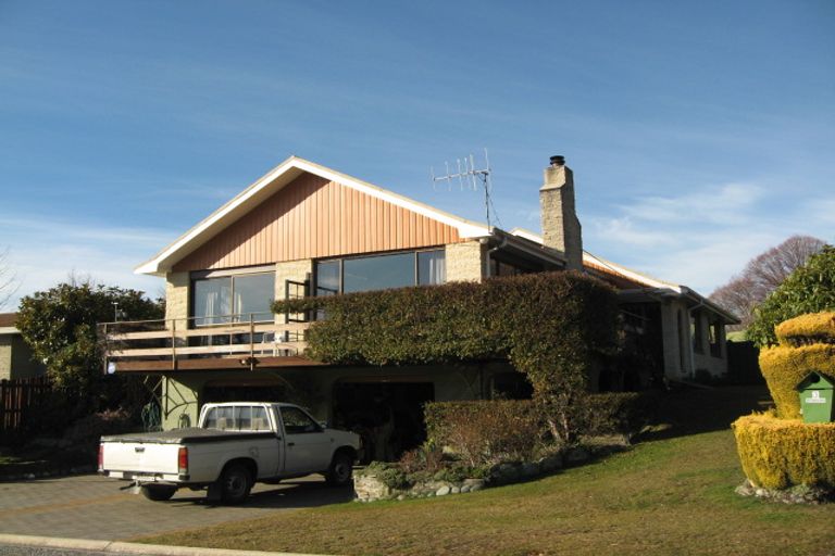 Photo of property in 3 Heuchan Lane, Wanaka, 9305