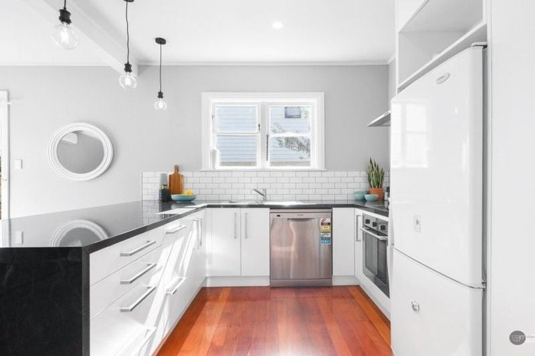 Photo of property in 21b Hall Crescent, Epuni, Lower Hutt, 5011