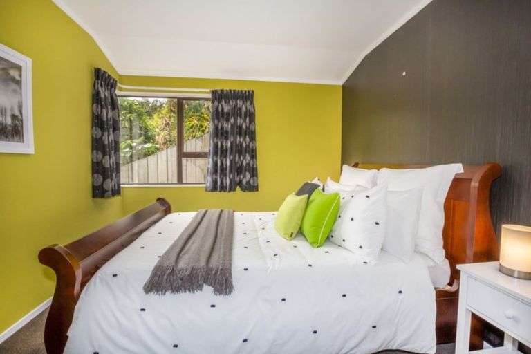 Photo of property in 10 Kowhai Street, Tawa, Wellington, 5028