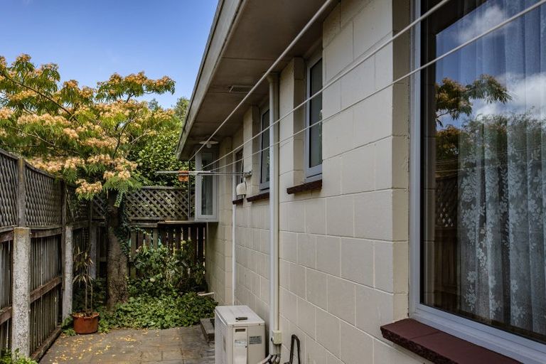 Photo of property in 2/12 Oxley Avenue, St Albans, Christchurch, 8014